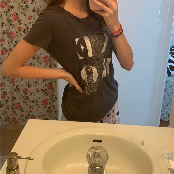 Aeropostale Logo Graphic Tee - Picture 2 of 5